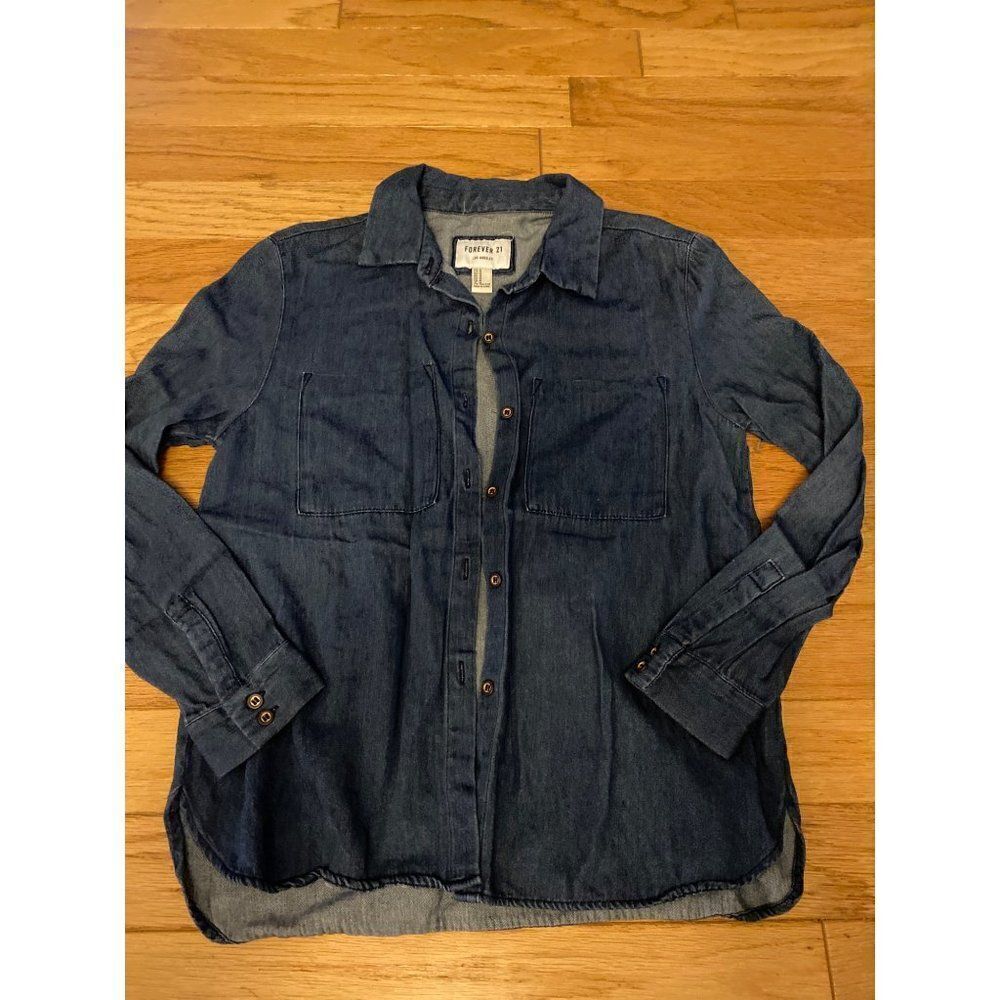 Forever 21 women's blue denim collared button down long sleeve shirt size medium